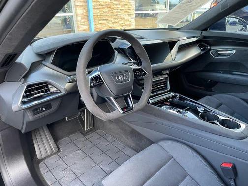 2024 Audi RS e-tron GT Base