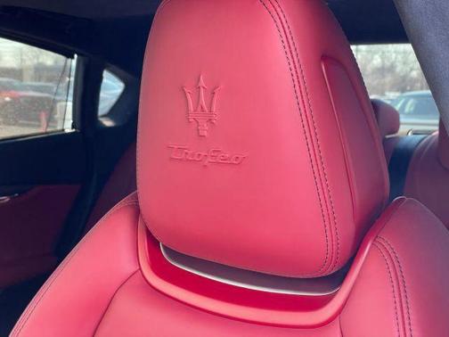 2021 Maserati Quattroporte Trofeo