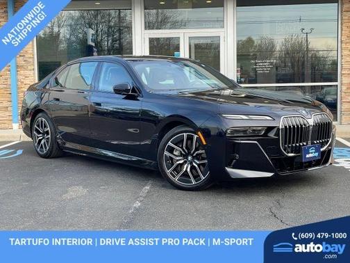 Carbon Black Metallic 2024 BMW 750e xDrive