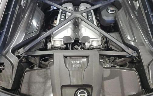 Florett Silver Metallic 2017 Audi R8 5.2 quattro