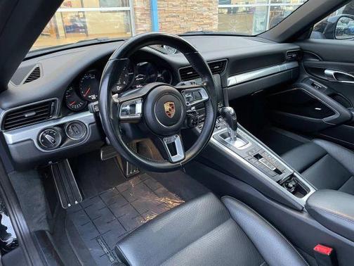 2017 Porsche 911 Carrera