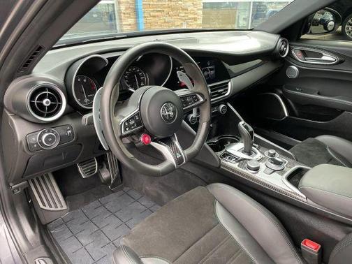 2023 Alfa Romeo Giulia Quadrifoglio