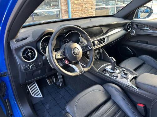 2023 Alfa Romeo Stelvio Quadrifoglio