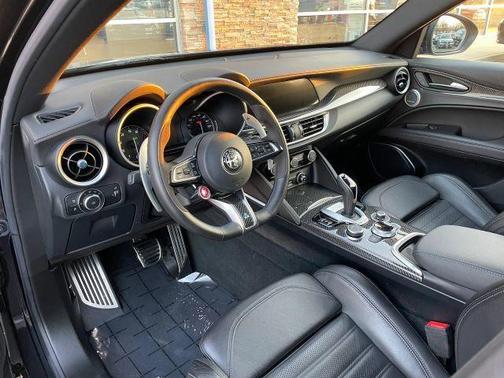 2022 Alfa Romeo Stelvio Quadrifoglio