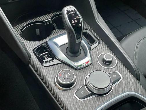 2024 Alfa Romeo Giulia Quadrifoglio