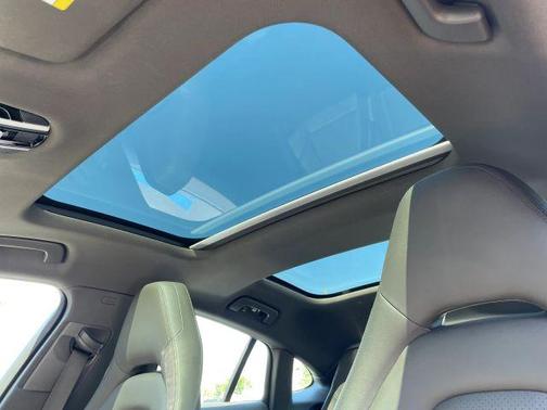 Silver 2018 Porsche Panamera 4
