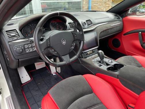 White 2018 Maserati GranTurismo MC