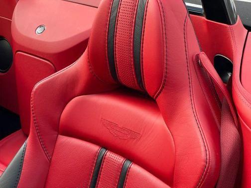 2021 Aston Martin Vantage Base