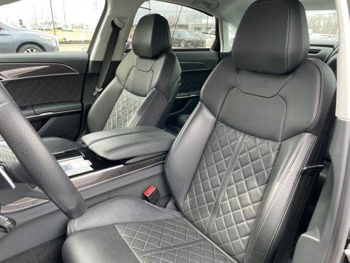 2023 Audi S8 4.0T quattro