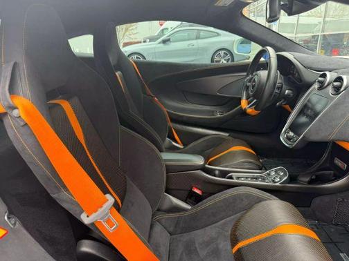 2018 McLaren 570S Base