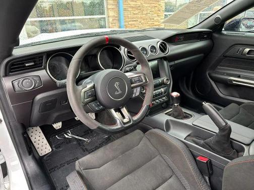 2016 Ford Shelby GT350 Base