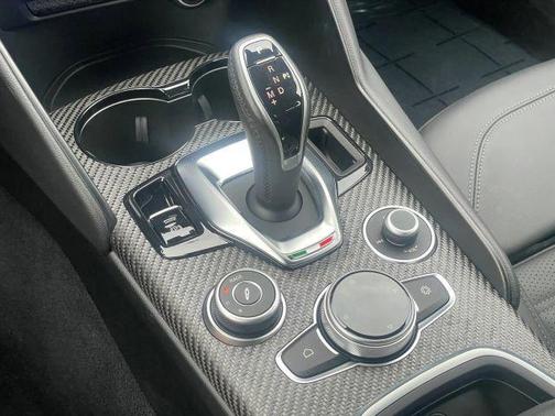 2024 Alfa Romeo Giulia Quadrifoglio