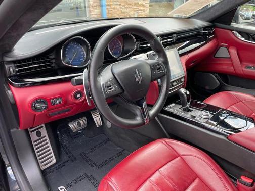 2017 Maserati Quattroporte GTS GranSport