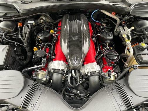 2022 Maserati Quattroporte Trofeo