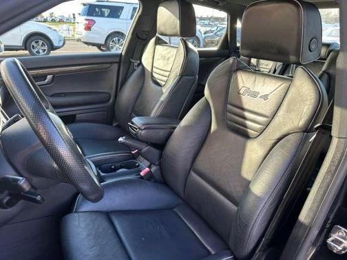 2007 Audi RS 4 4.2L (M6)