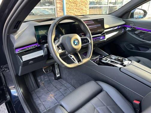 2025 BMW 550e xDrive
