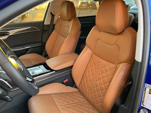 2023 Audi S8 4.0T quattro