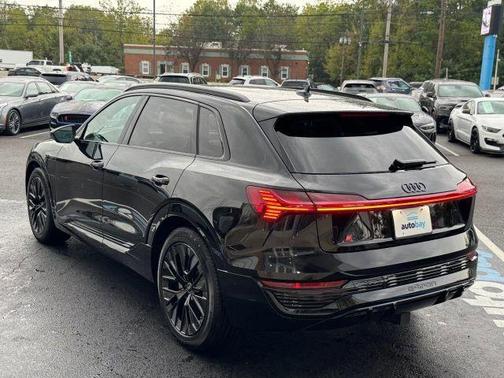2024 Audi Q8 e-tron Premium