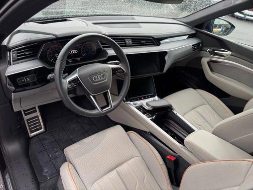 2024 Audi Q8 e-tron Premium
