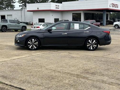 2021 Nissan Altima 2.5 SV