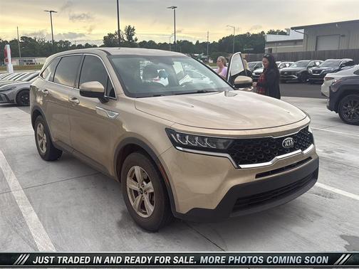 Crystal Beige 2021 Kia Sorento LX