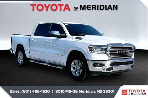 Ivory White Tri-Coat Pearlcoat 2023 RAM 1500 Laramie