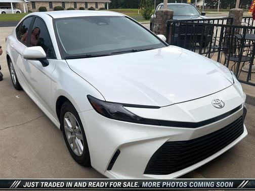 Ice Cap 2025 Toyota Camry LE