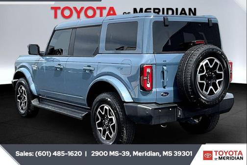 Azure Gray Metallic Tri-Coat 2025 Ford Bronco Outer Banks