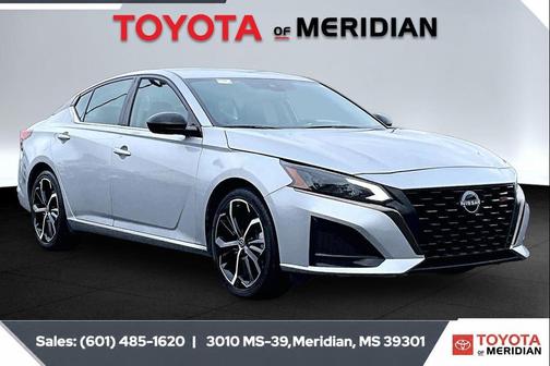 Brilliant Silver Metallic 2024 Nissan Altima SR FWD