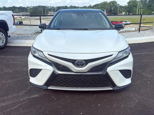 Wind Chill Pearl w/Midnight Black Metallic Roof 2019 Toyota Camry XSE