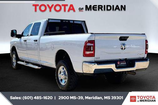 2023 RAM 2500 Tradesman Crew Cab 4x4 8' Box