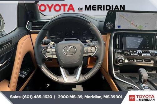 2025 Lexus LX 700h Luxury