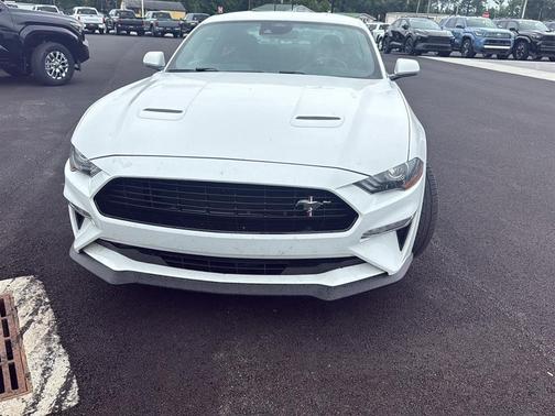 Oxford White 2021 Ford Mustang EcoBoost