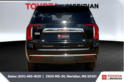 2023 GMC Yukon SLT