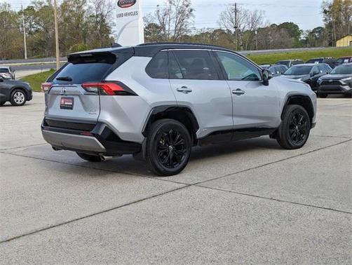 2022 Toyota RAV4 Hybrid SE