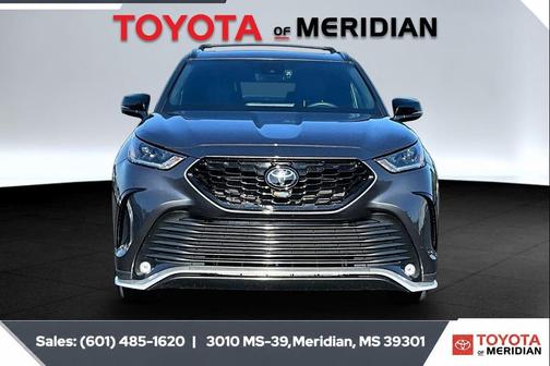Magnetic Gray Metallic 2024 Toyota Highlander XSE