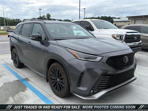 Magnetic Gray Metallic 2024 Toyota Highlander XSE
