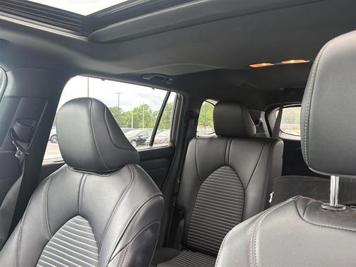 Magnetic Gray Metallic 2024 Toyota Highlander XSE