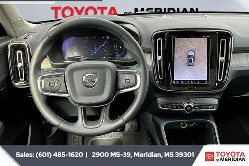 2024 Volvo XC40 B5 Plus Dark Theme