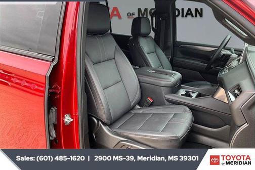 2024 Chevrolet Suburban RST