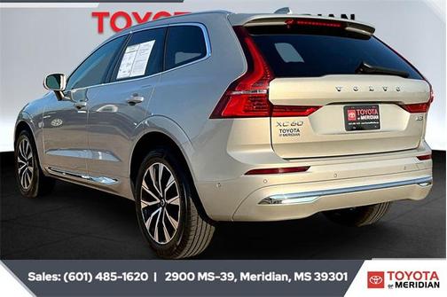 2023 Volvo XC60 B5 Plus Bright Theme