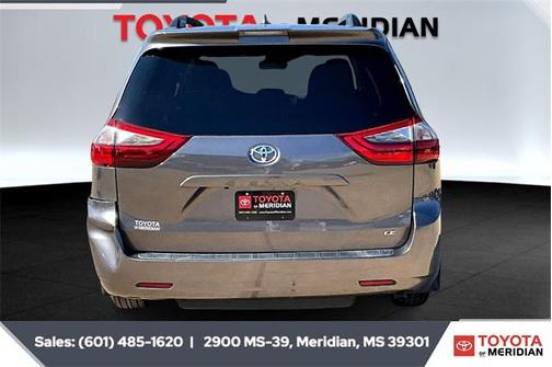 2020 Toyota Sienna LE