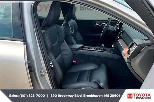 2024 Volvo S60 B5 Ultimate Dark Theme