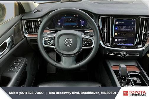 2024 Volvo S60 B5 Ultimate Dark Theme