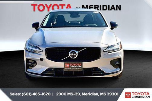 2024 Volvo S60 B5 Ultimate Dark Theme