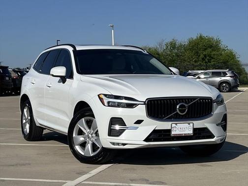 2022 Volvo XC60 B5 Momentum