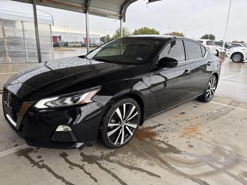 2022 Nissan Altima SR FWD