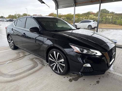 2022 Nissan Altima SR FWD