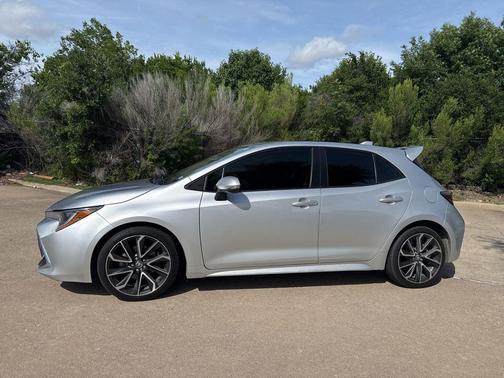 Classic Silver Metallic 2021 Toyota Corolla XSE