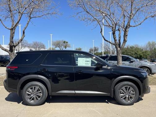 2025 Nissan Pathfinder S FWD
